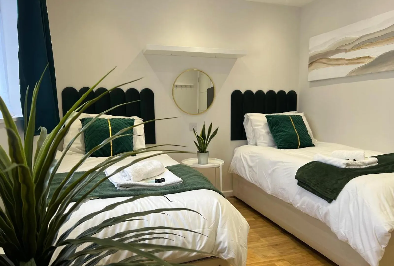 The Spacious Haven - Zone 2 Inner City London Apartment