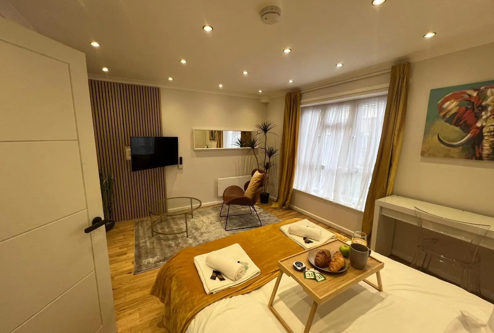 The Spacious Haven - Zone 2 Inner City London